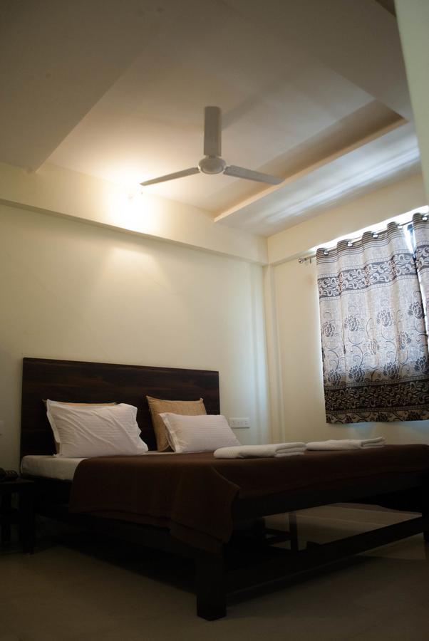 Hotel Govindpuram โกลฮาปูร์ ภายนอก รูปภาพ
